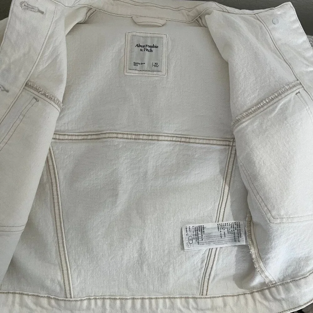 Abercrombie & Fitch NEW! Cropped Denim Jean Jacket In Cream/Bleached Wash XS - Picture 8 of 15